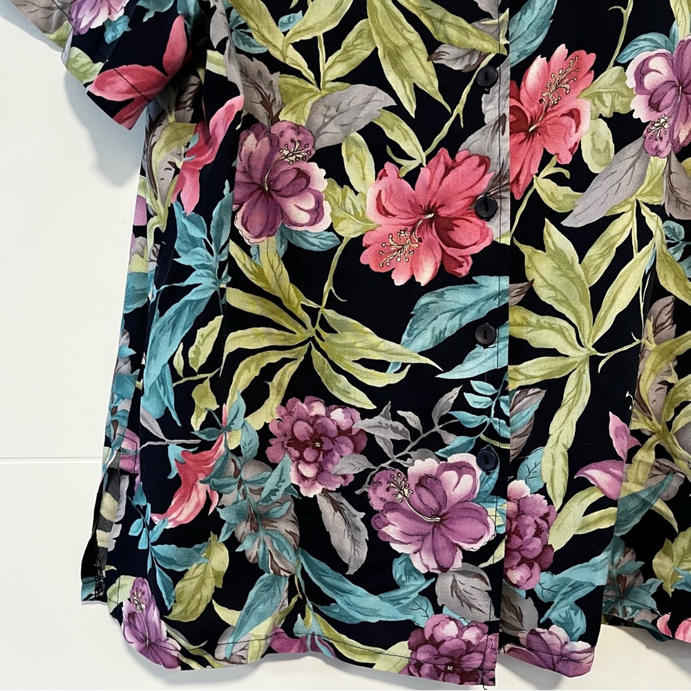 Miller’s | Vintage Hawaiian Button Up Tee - Picture 4 of 14